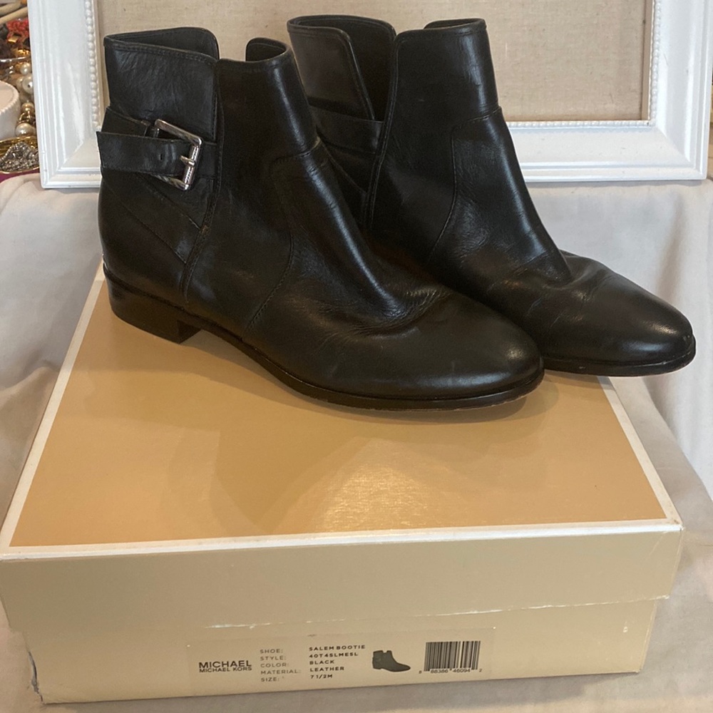 Michael Michael Kors Salem Bootie black leather 7.5